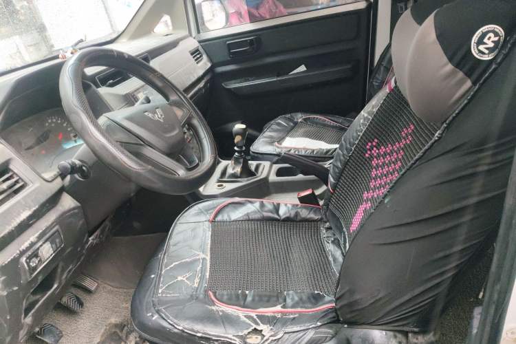 Used Wuling Hongguang PLUS 2019 1.5T Manual Standard Version 7 Seats

