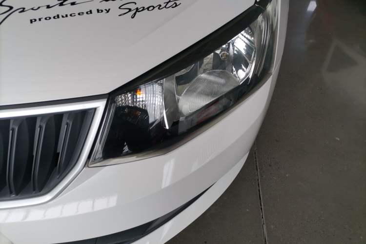 Used Skoda Fabia 2015 1.4L Automatic Front-Drive Model
