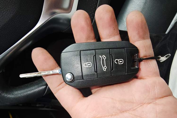 Used Peugeot 3008 2013 2.0L Automatic Trend Edition
