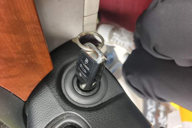 Used SAIC MAXUS G10 2016 2.0T Automatic Elite Edition
