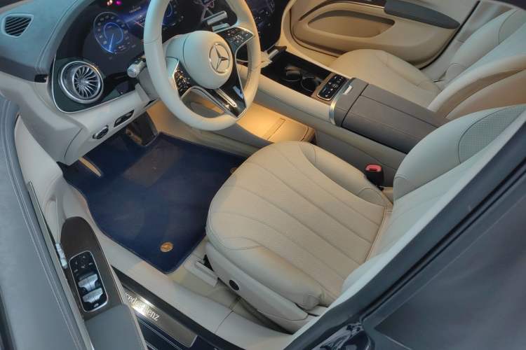 Used Mercedes-Benz EQS 2022 450+ Pioneer Edition Driver Seat