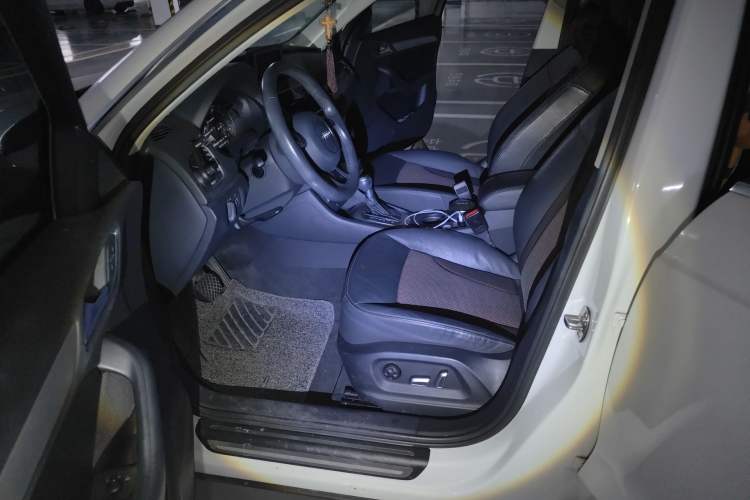 Used Audi Q3 2018 30th Anniversary Edition 30 TFSI Fashion Model Left Front Seat