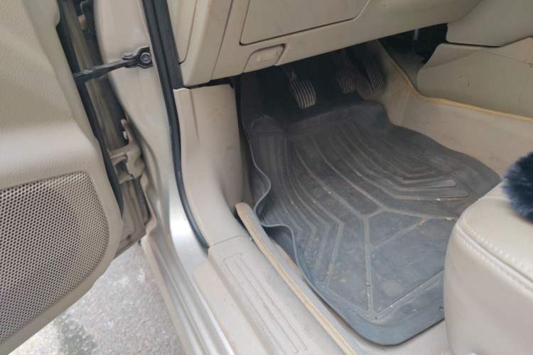 Used Buick Excelle 2015 1.5L Manual Classic Trim
