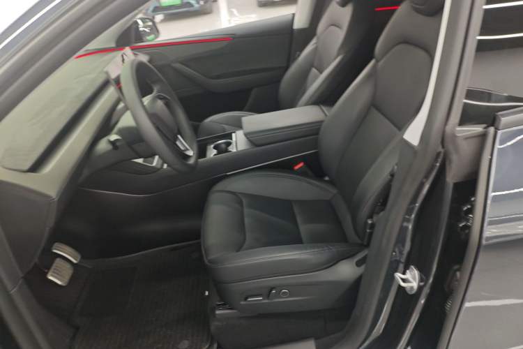 Used Tesla Model Y 2025 Long-Range All-Wheel Drive First Edition