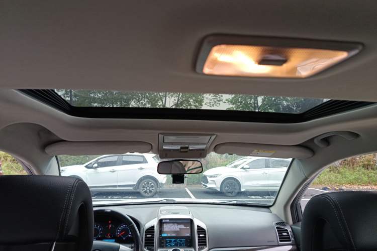 Used Chevrolet Captiva 2014 2.4L 4x4 Flagship Edition 7 Seats
