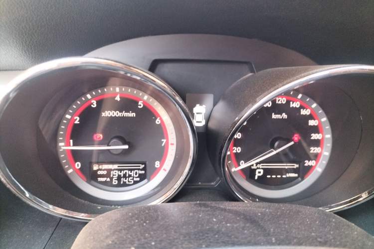 Used Bestune B70 2014 2.0L automatic luxury version Odometer Close Up