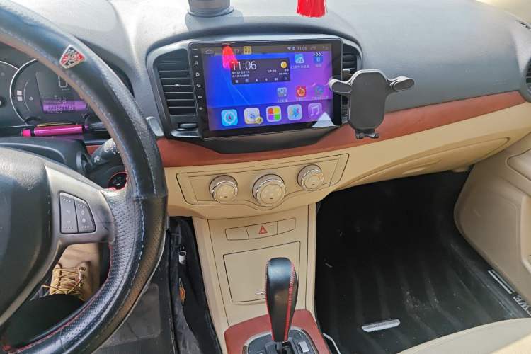 Used Roewe 350 2013 350C 1.5L Automatic Xunyue Edition
