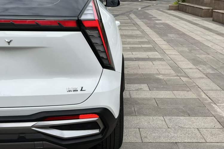 Used Geely Auto FX11 2023 1.5TD DCT Luxury Version Right Rear Taillight