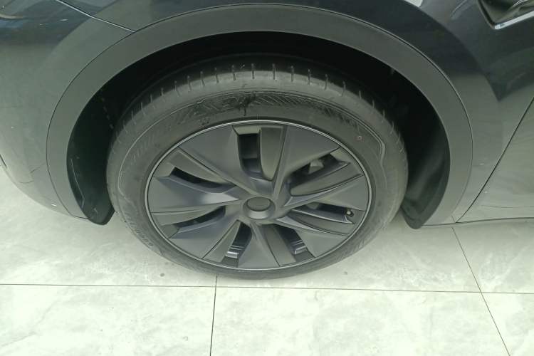 Used Tesla Model Y 2024 Rear-Wheel-Drive Version
