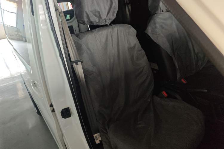 Used CHANGAN KAICHENG Ruixing EM80 2025 Wealth Edition Passenger Version Comfortable Model 6 Seats 300km Side-Hinged Doors Right Front Seat