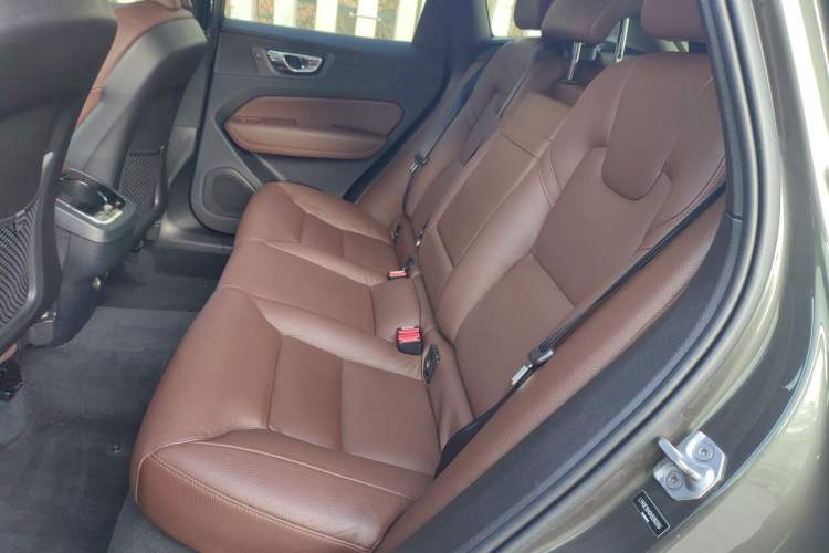 Used Volvo XC60 2019 T5 4x4 Smart Edition China V Standard