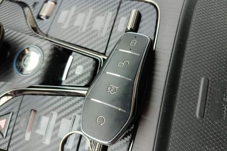 Used BYD Han 2024 DM-i Glory Edition 121KM Premium Model Vehicle Key