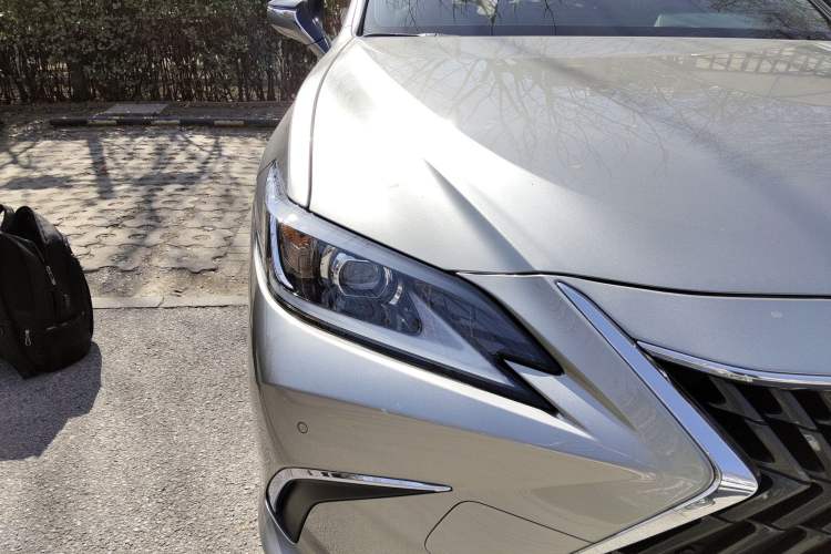 Used Lexus ES 2022 300h Excellence Edition
