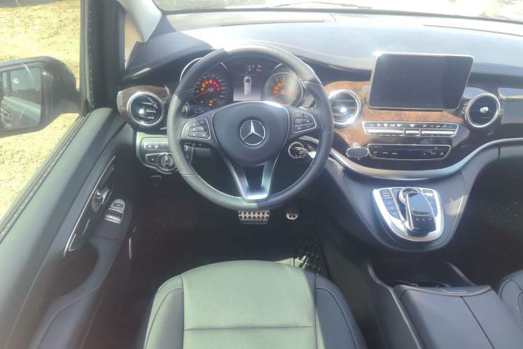 Used Mercedes-Benz V-Class 2018 V 260 Prestige Edition China VI Steering Wheel