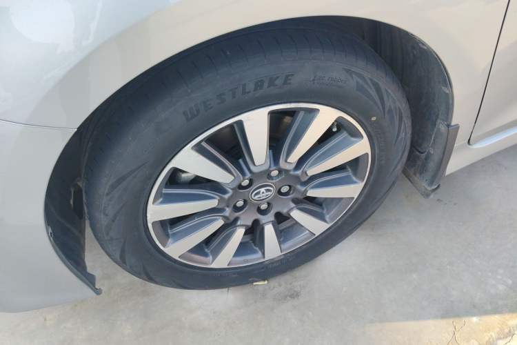 Used Toyota SIENNA 2019 3.5L Four-Wheel Drive XLE 7 Seats U.S. Specification