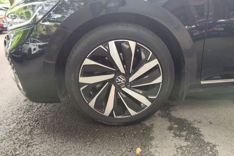 Used Volkswagen Passat 2022 330TSI Starry Luxury Edition Left Front Wheel Hub