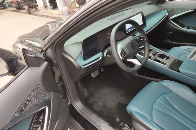 Used MG 7 2023 2.0T Automatic Hunter Luxury Edition
