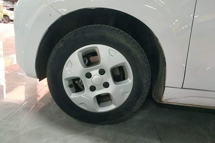 Used Roewe Clever 2021 302 km New Four-Seater Super-Efficient Version
