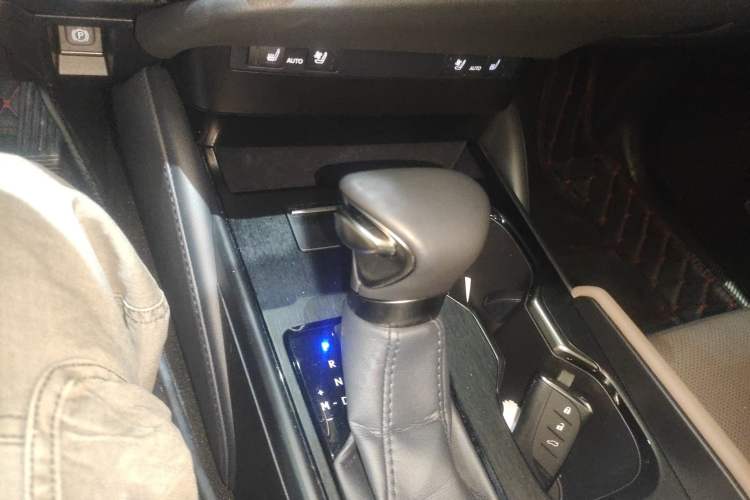 Used Lexus ES 2022 200 Excellence Edition