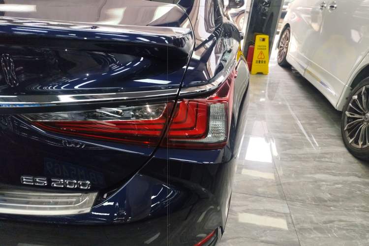 Used Lexus ES 2020 200 Excellence Edition Right Rear Taillight