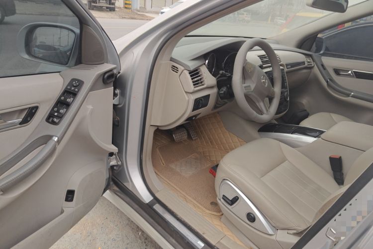 Used Mercedes-Benz R-Class 2010 R 350 L 4MATIC Grand Edition