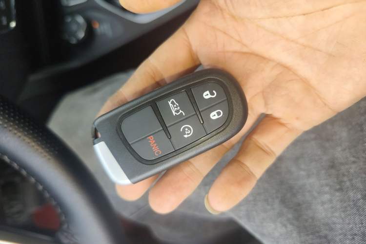 Used Jeep Cherokee 2019 2.0T Four-Wheel Drive Explorer Edition China V