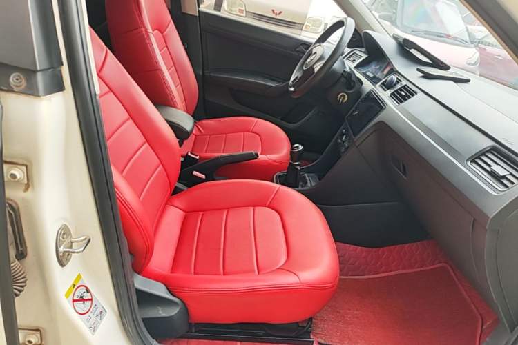 Used Volkswagen Santana 2015 1.4L Manual Fashion Edition Right Front Seat