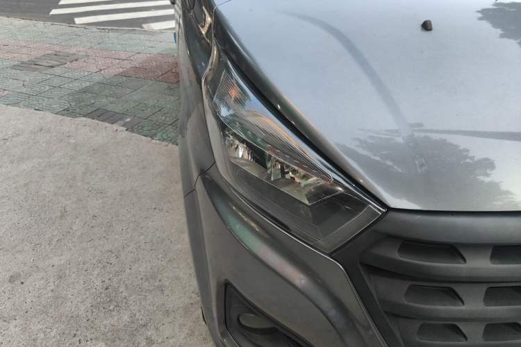 Used Jinbei Gold Hiace M Classic 2023 1.5L Travel Lion Passenger Vehicle 5/6/7 Seats
