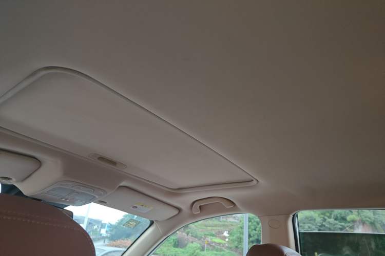 Used Yema T70 2015 Revised 1.8T CVT Elegant Version
