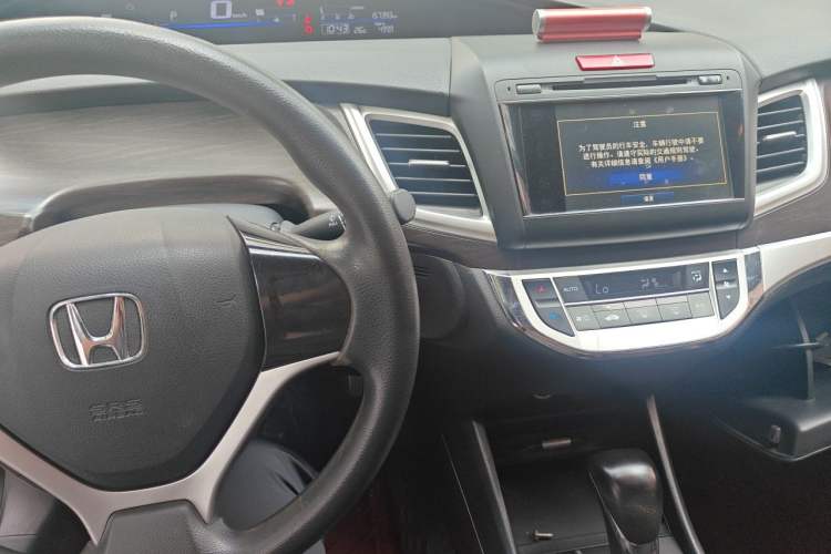 Used Honda Jade 2013 1.8L automatic Comfort version 5 seats
