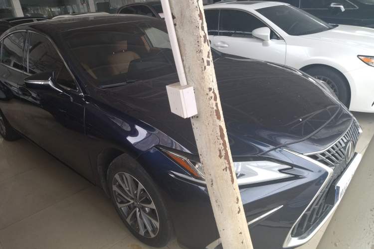 Used Lexus ES 2021 200 Excellence Edition
