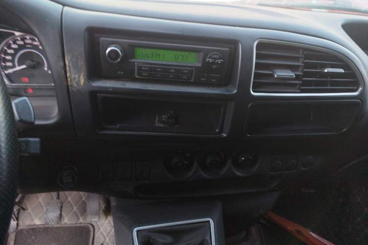 Used JMC Transit 2021 2.8T Space King Standard Version Short Wheelbase Mid-Height Roof 3-Seater Diesel Euro VI JX493 Audio And AC Panel