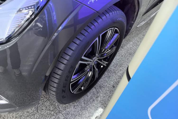 Used Volvo XC60 2021 T5 4x4 Smart Luxury Edition Exterior 4