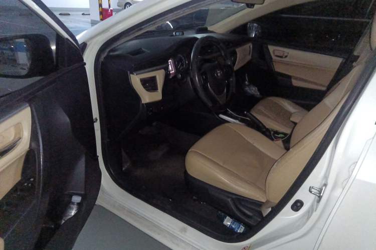 Used Toyota Levin 2015 1.8GS CVT Orange Limited Edition Driver Seat