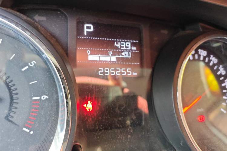 Used Citroen C3-XR 2015 1.6L Automatic Pioneer Model Odometer Close Up