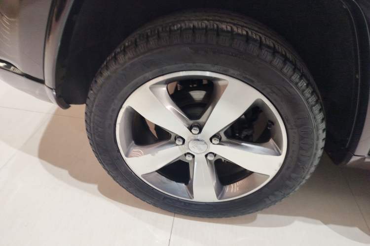 Used Jeep Grand Cherokee 2015 3.6L Luxury Navigation Edition
