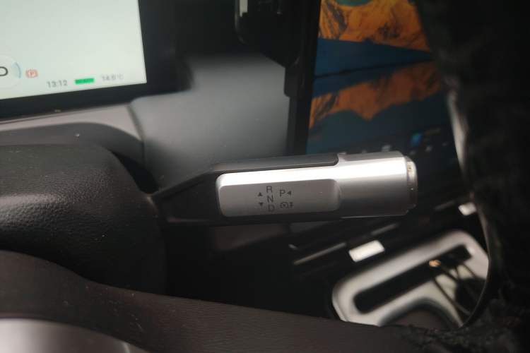 Used AION Y 2022 Plus 70 Enjoy Edition Gear Lever