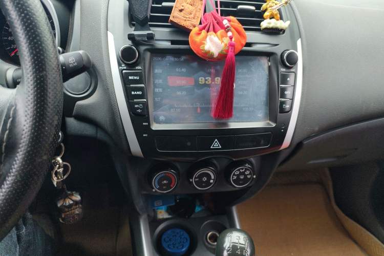 Used Mitsubishi ASX 2013 1.6L Manual Two-Wheel Drive Standard Edition Audio And AC Panel