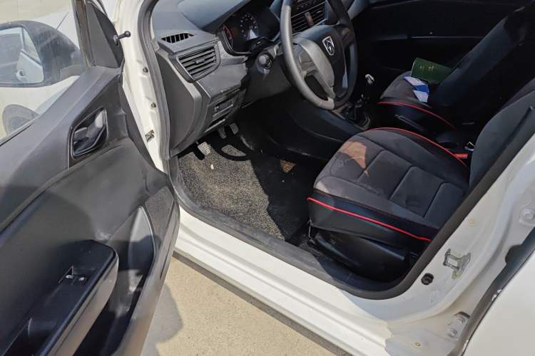 Used Baojun 310W 2017 1.2L Manual Value Edition China V Driver Seat