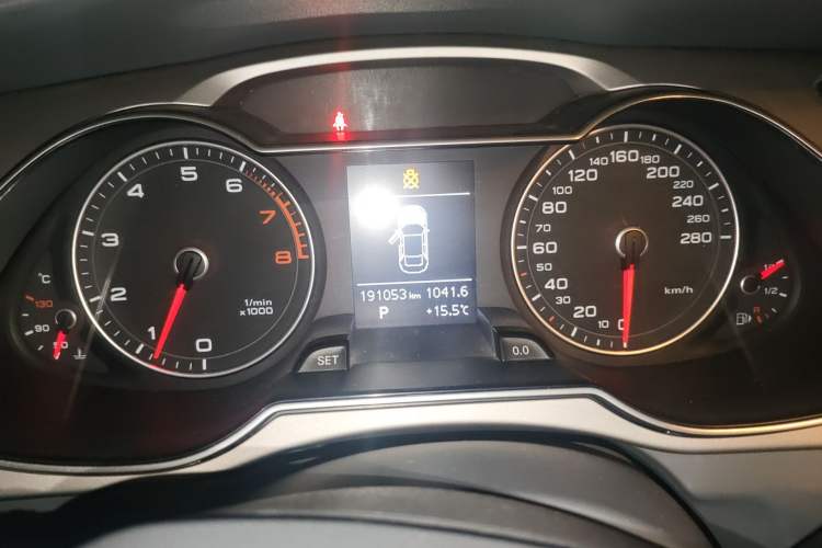 Used Audi A4L 2015 30 TFSI Automatic Comfort Model Instrument Cluster