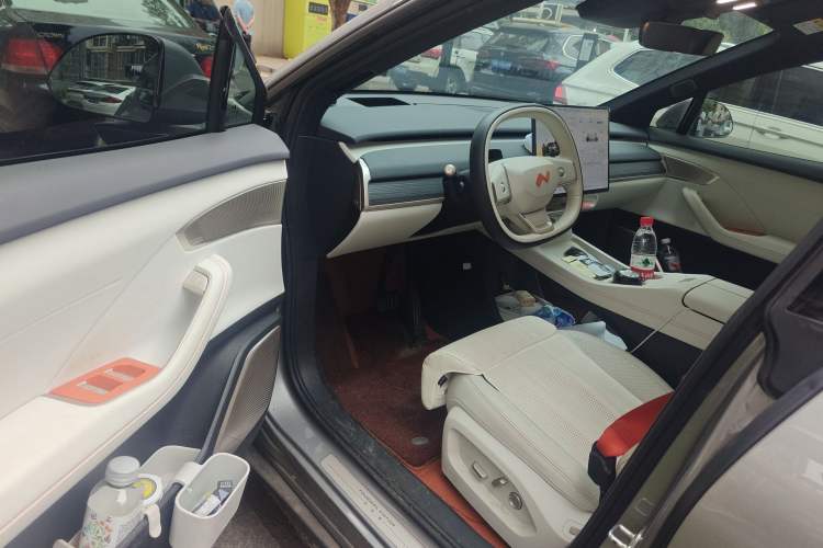 Used ONVO L60 2024 60 kWh Rear-Drive Version