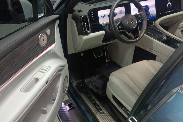 Used Hima AITO M9 2024 Range-Extended Max Edition 42 kWh 6-Seater Version Driver Seat