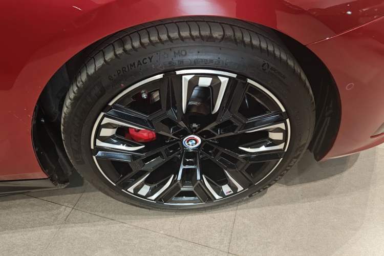 Used BMW i5 2024 xDrive M60 Right Front Wheel Hub