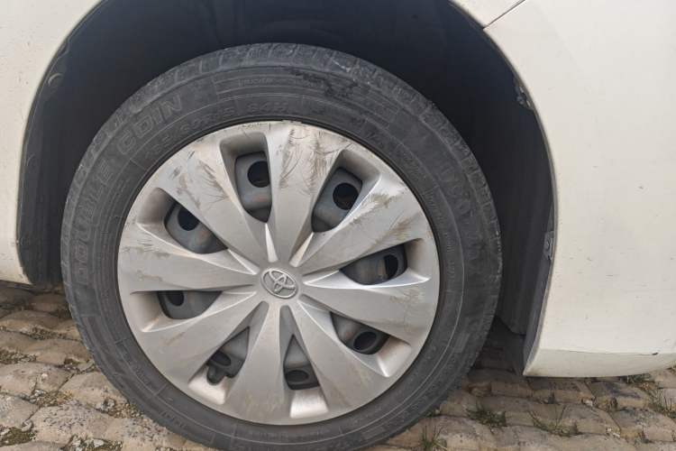 Used Toyota YARiS L Zhi Xuan 2017 1.5E CVT Enhanced Performance Edition Right Front Wheel Hub