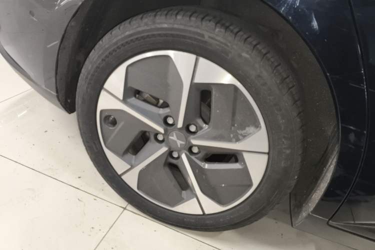 Used XPeng MONA M03 2024 620 with Ultra-Long Range Right Rear Wheel Hub