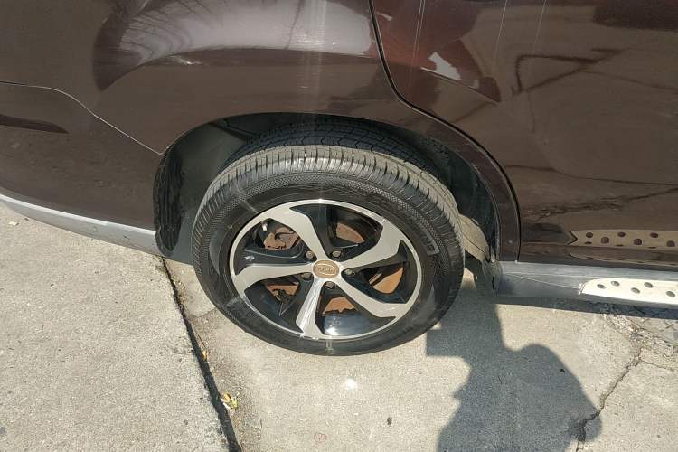 Used BYD S7 2015 2.0T Upgraded Automatic Luxury Version Right Rear Wheel Hub