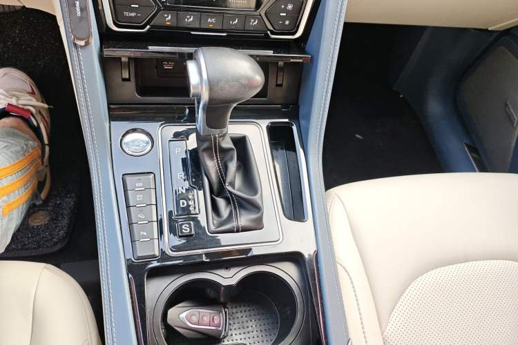 Used Zotye Domy X7 2017 1.8T DCT Prestige Model
