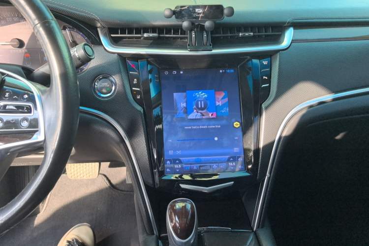 Used Cadillac XTS 2013 28T Luxury Model
