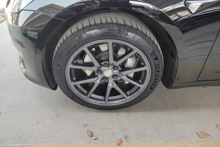 Used Tesla Model 3 2019 Long-Range Rear-Wheel-Drive Version