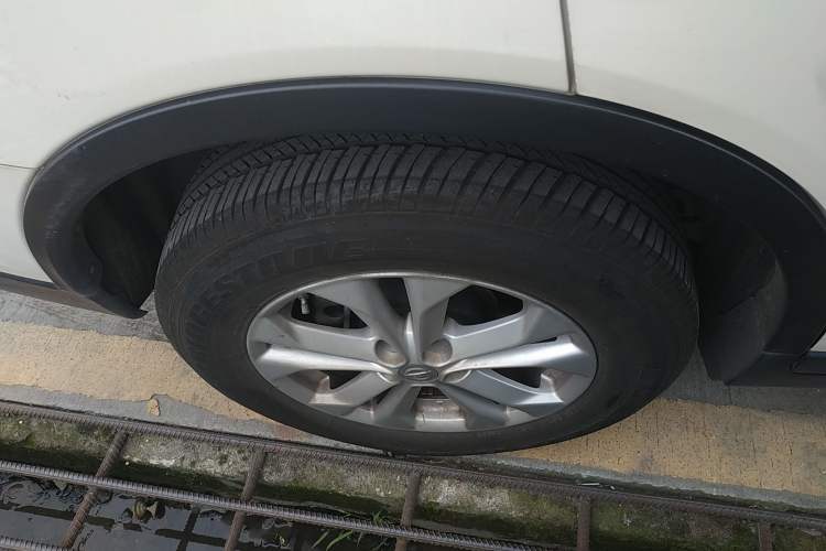 Used Nissan X-Trail 2014 2.5L CVT Luxury Edition 4WD Right Rear Wheel Hub